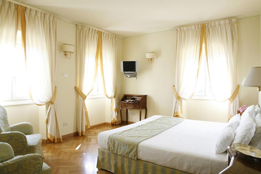 La Vittoria Boutique Hotel Garda  Zimmer foto